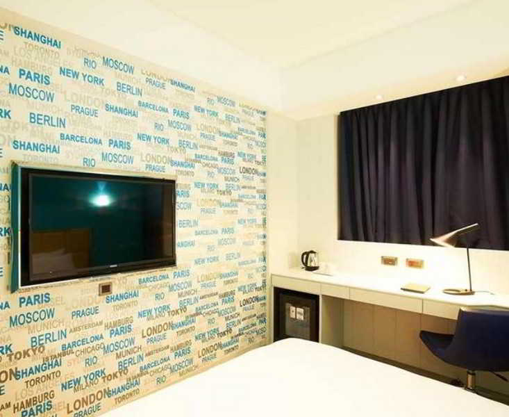 Royal Group Hotel Bo Ai Branch Kaohsiung Dış mekan fotoğraf