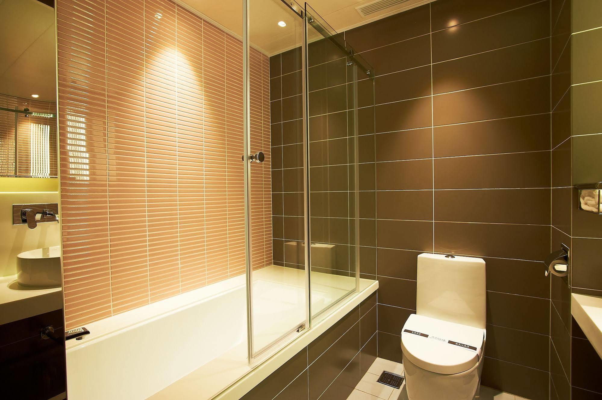 Royal Group Hotel Bo Ai Branch Kaohsiung Dış mekan fotoğraf