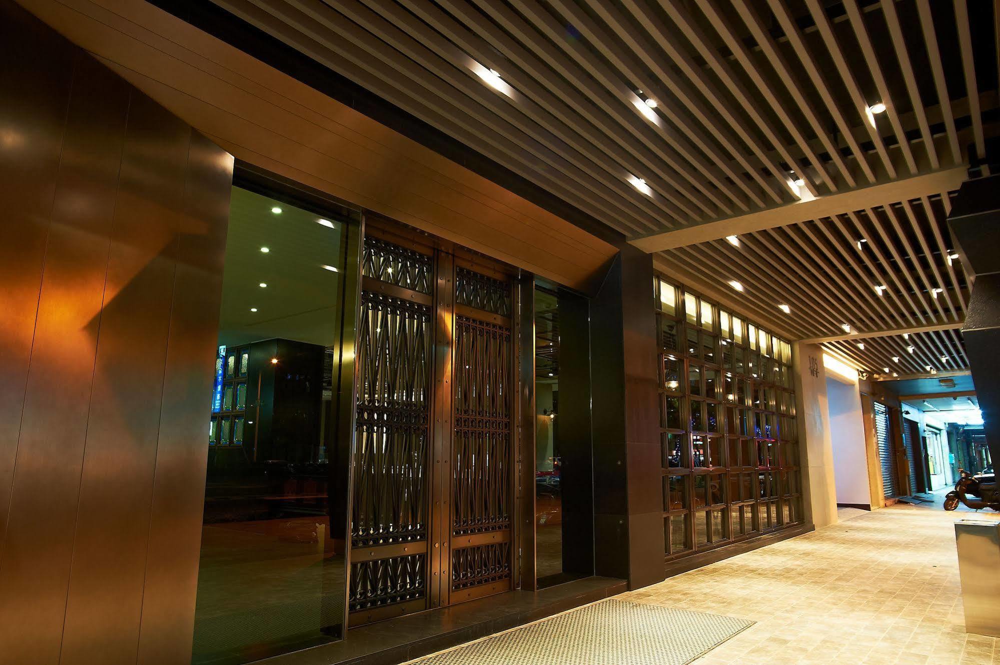Royal Group Hotel Bo Ai Branch Kaohsiung Dış mekan fotoğraf